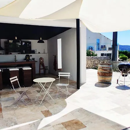 Gæstehus Superbe Mas En Pierres De 350 M2 Avec Piscine Pool House Wifi Parking Gratuits