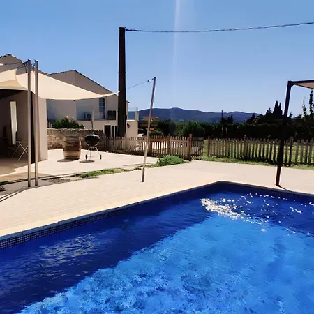 Superbe Mas En Pierres De 350 M2 Avec Piscine Pool House Wifi Parking Gratuits Guest house Rochefort-du-Gard